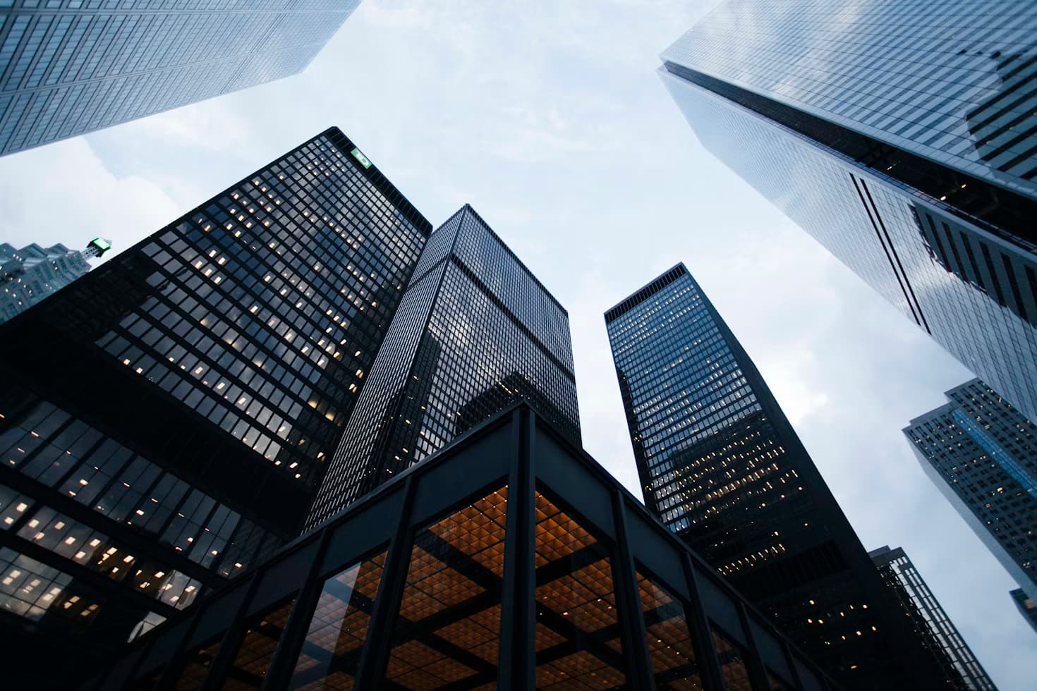 Finance & Banking background